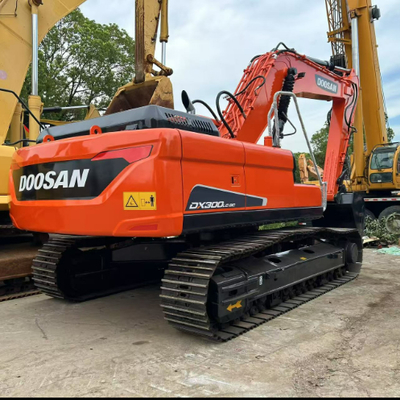 เครื่องขุดของเกาหลียอดนิยม Doosan เครื่องขุด 30 ตัน DX300LC-9C ที่ใช้ในคลัง