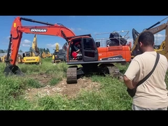 รถขุด Doosan DX300LC, น้ำหนักใช้งาน 30 ตัน, บุ้งกี๋ 0.64-1.75 ลบ.ม., กำลังไฟ 151kW